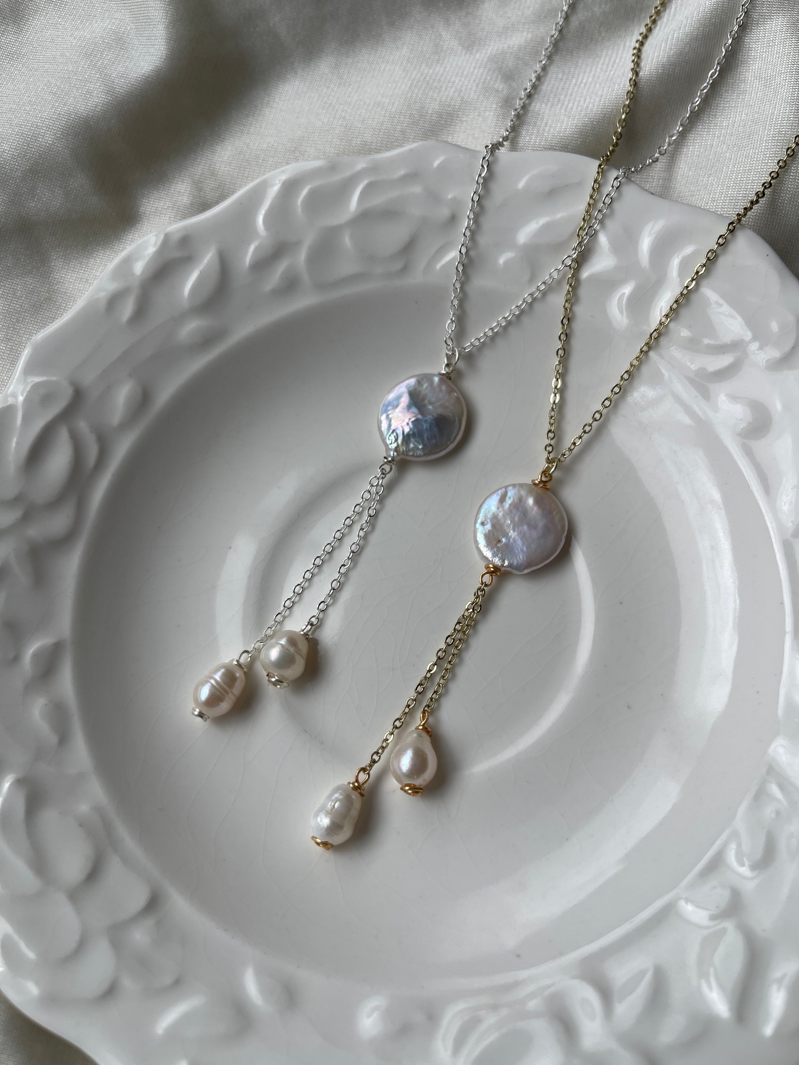 Dripping Pearls Lariat