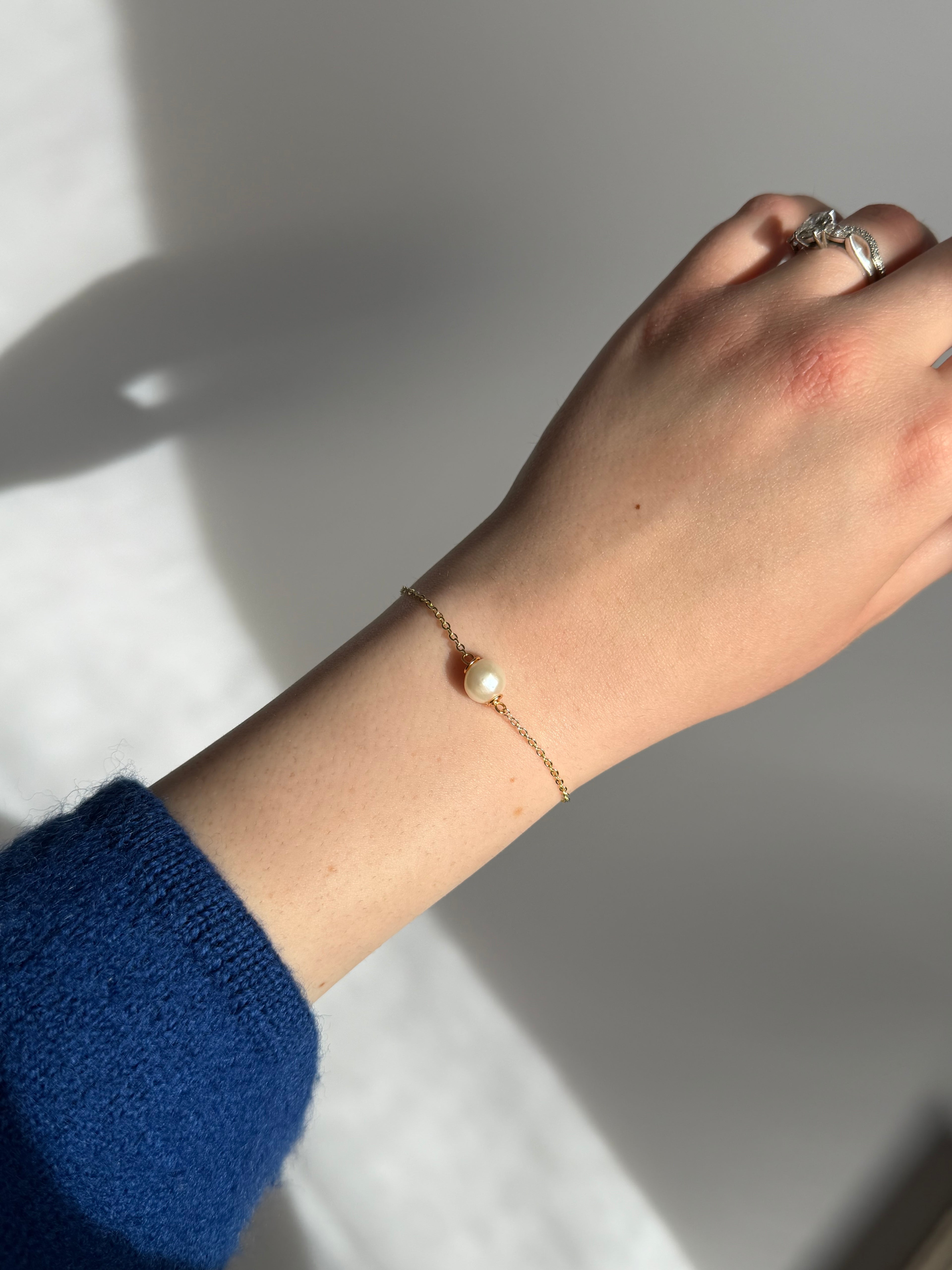 Single Pearl Bracelet