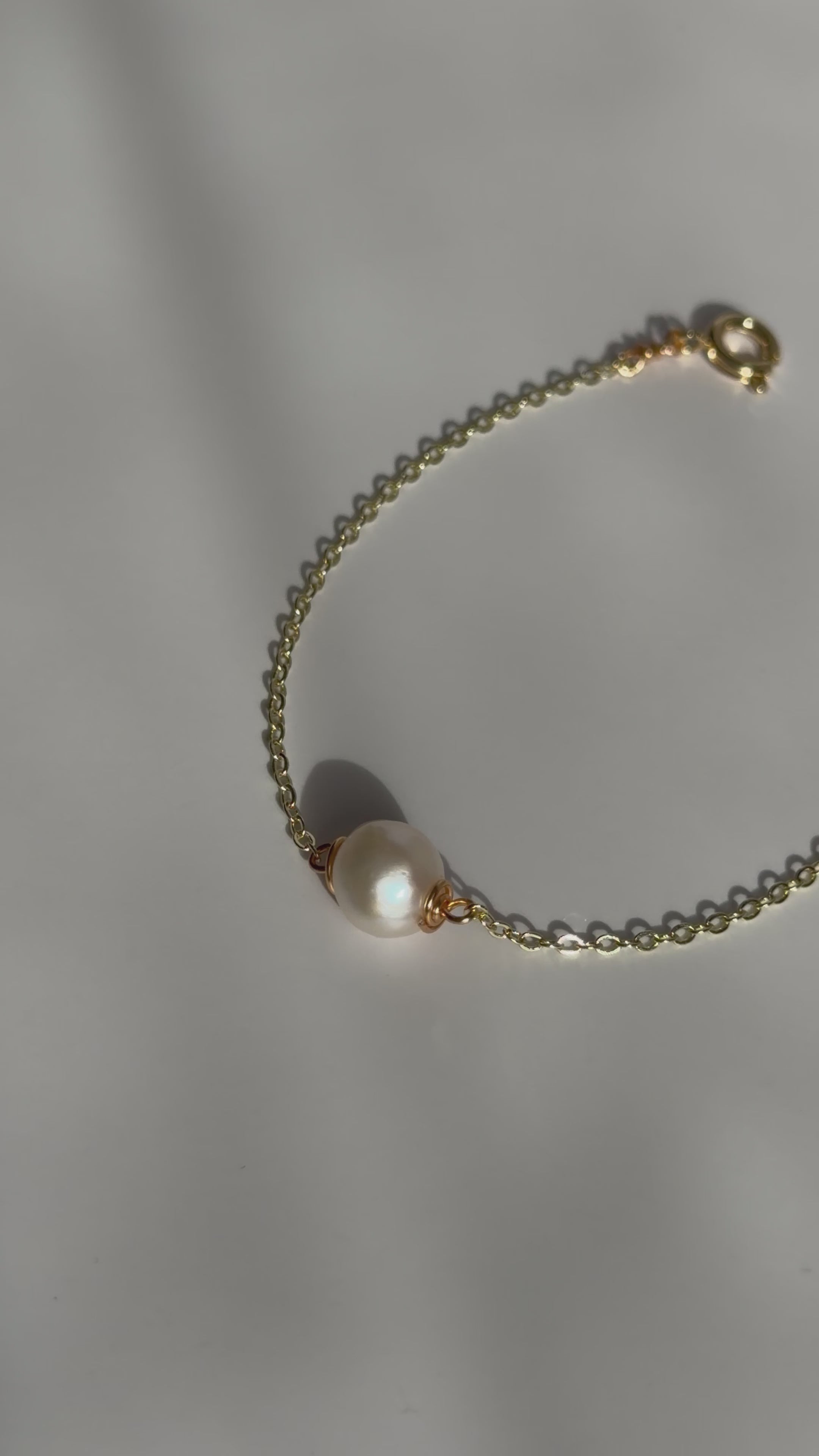 Single Pearl Bracelet